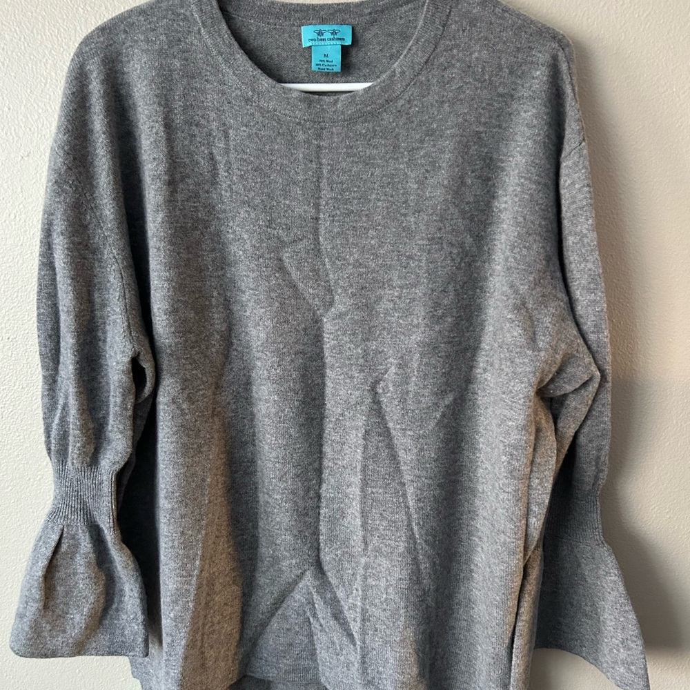 two bees cashmere- Cashmere and Wool Sweater